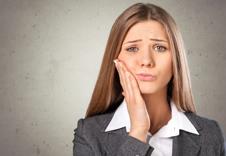 RECOGNIZING THE SYMPTOMS OF A DENTAL ABSCESS