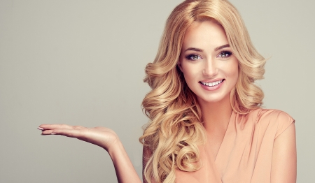 GET READY TO SHOW OFF YOUR SMILE THIS HOLIDAY SEASON