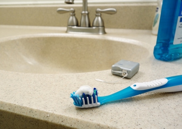KNOWING THE SYMPTOMS OF GINGIVITIS